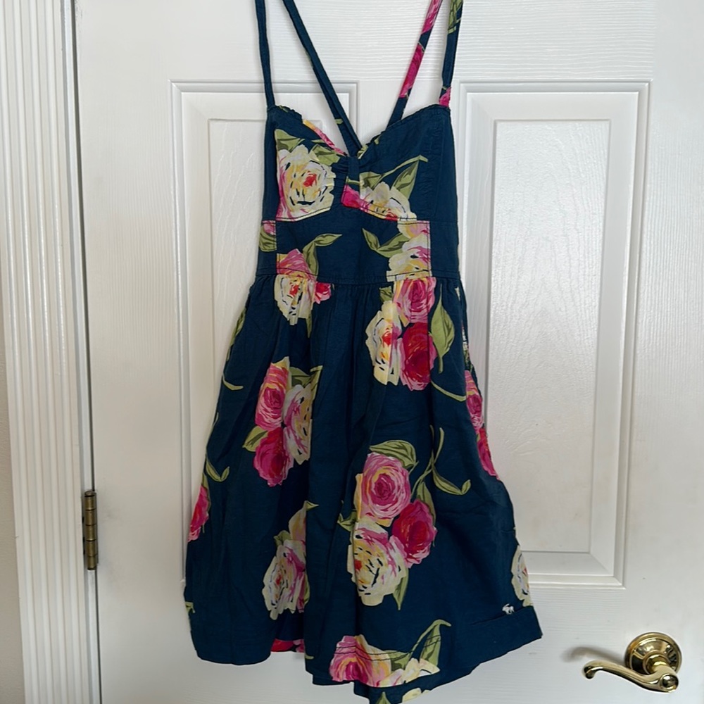 Abercrombie and Fitch women’s size medium navy strap sundress with pink roses